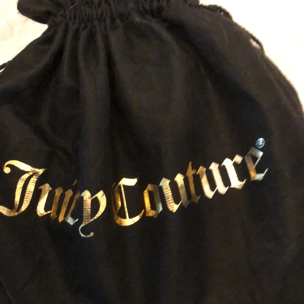 JUICY COUTURE WRISTLET HANDBAG WOMENS